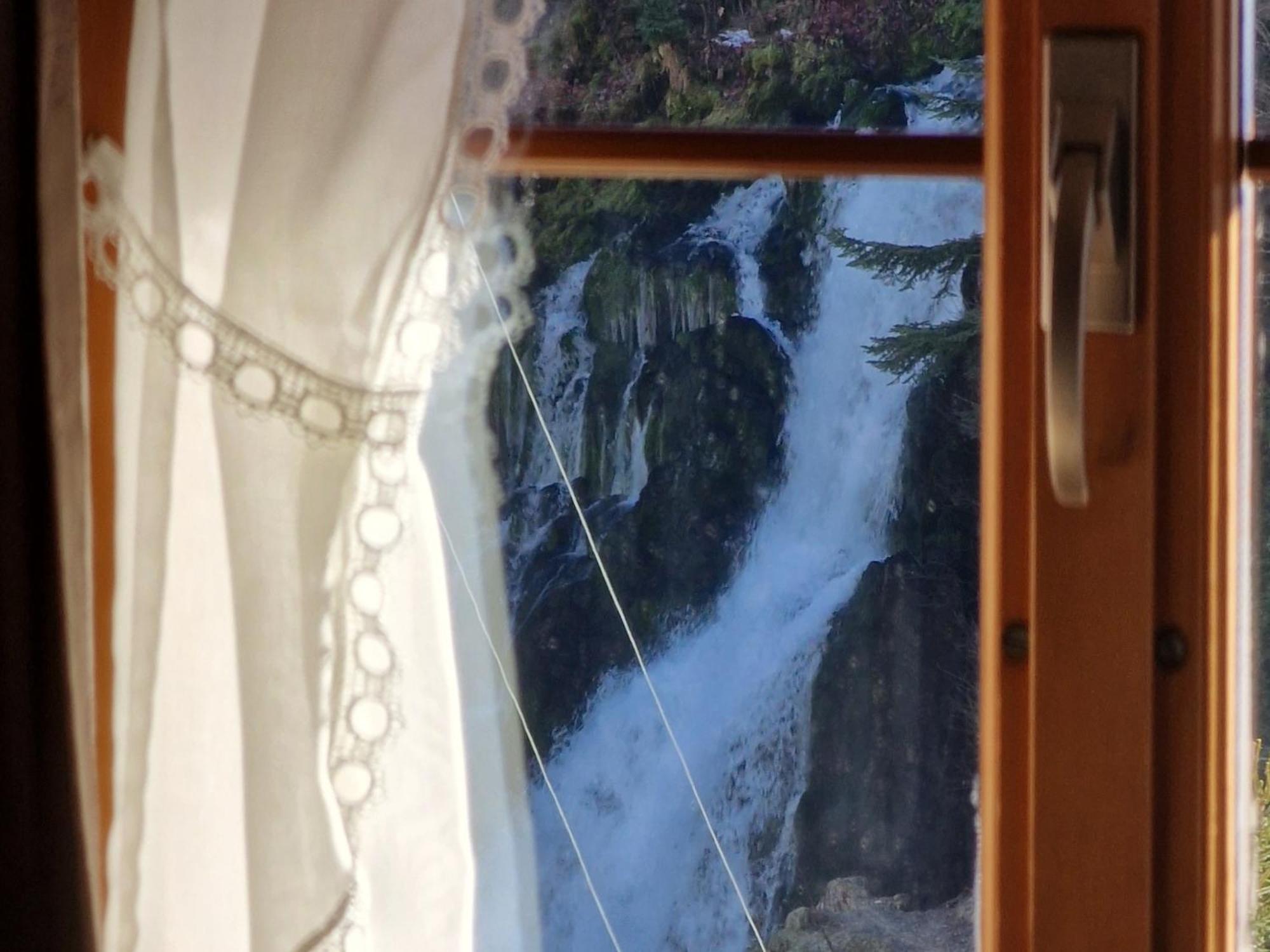 Отель Cascade De Jaun Экстерьер фото